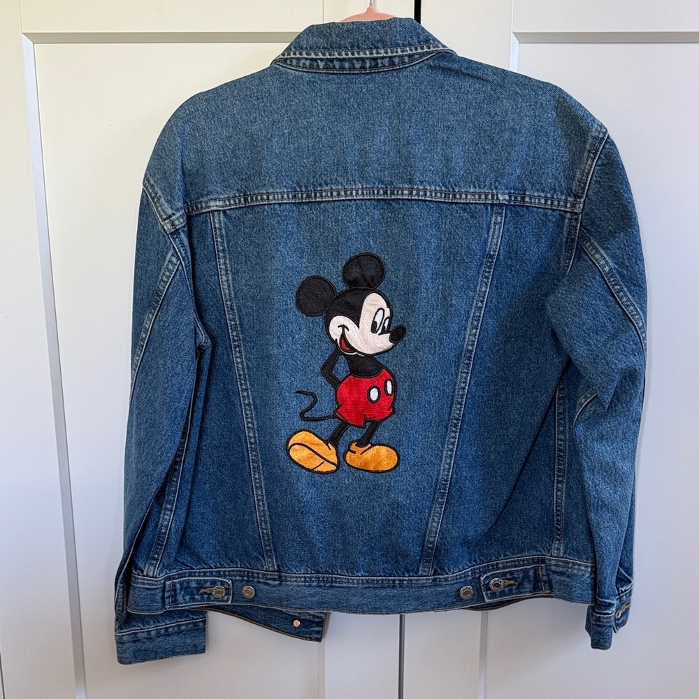 Womans Mickey Mouse Patch denim jean jacket sz small